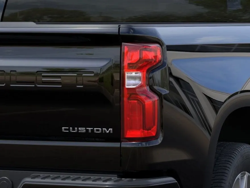 2025 Chevrolet Silverado Custom photo 11