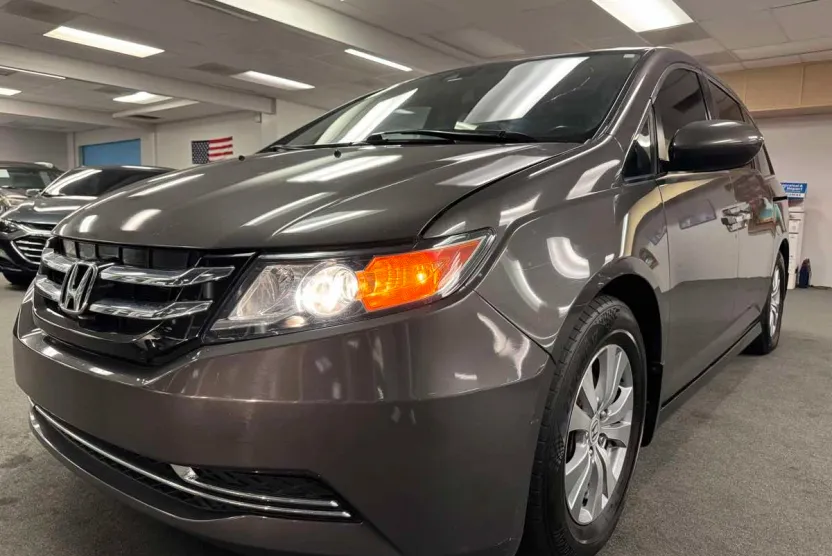 2016 Honda Odyssey EX-L photo 1