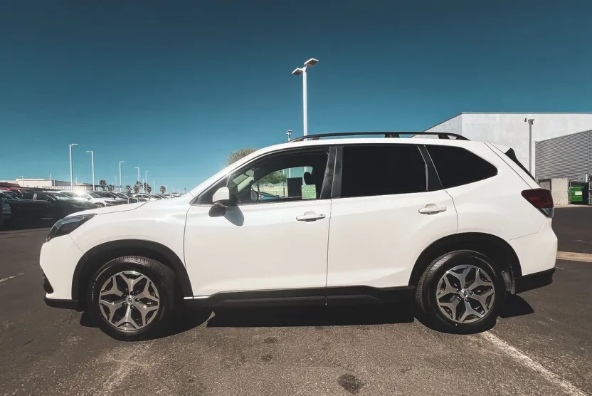 2023 Subaru Forester Premium photo 1