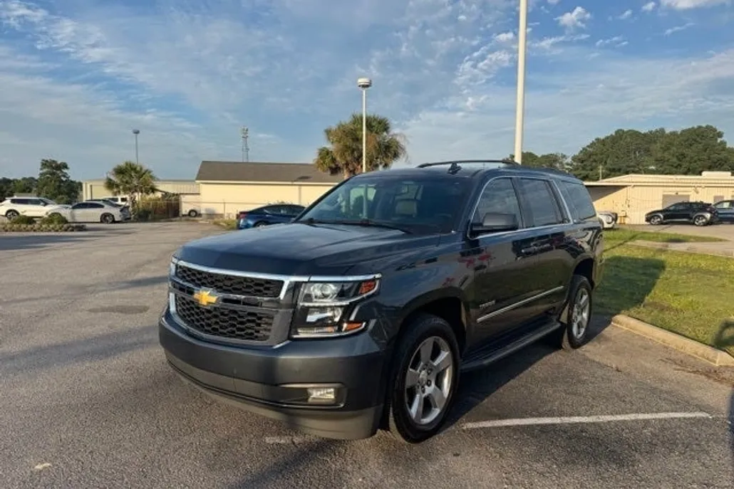 2019 Chevrolet Tahoe LT photo 1