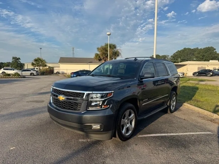 2019 Chevrolet Tahoe LT photo 1