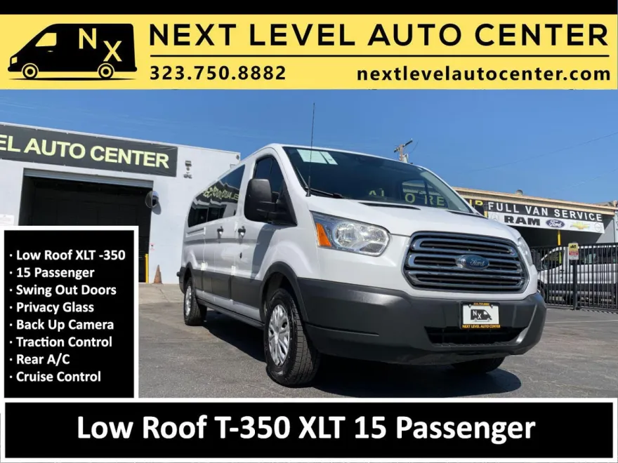 2018 Ford Transit Passenger XLT photo 1