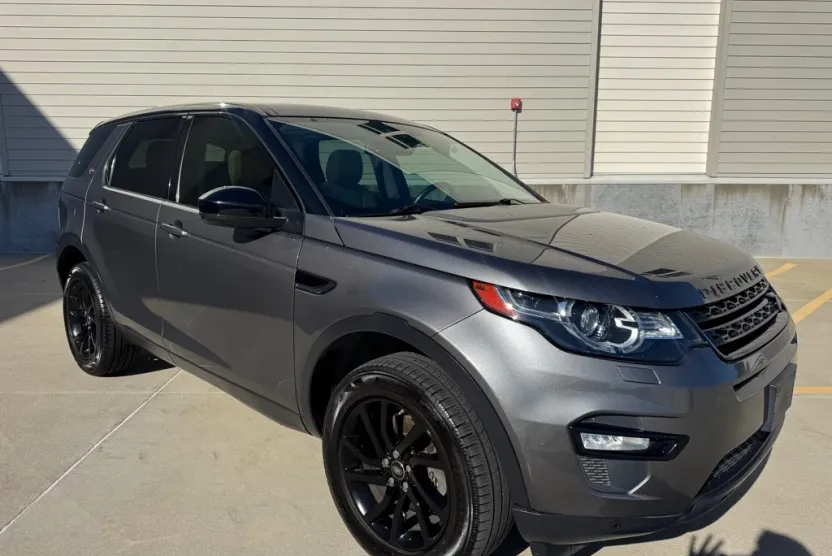 2016 Land Rover Discovery Sport HSE photo 1