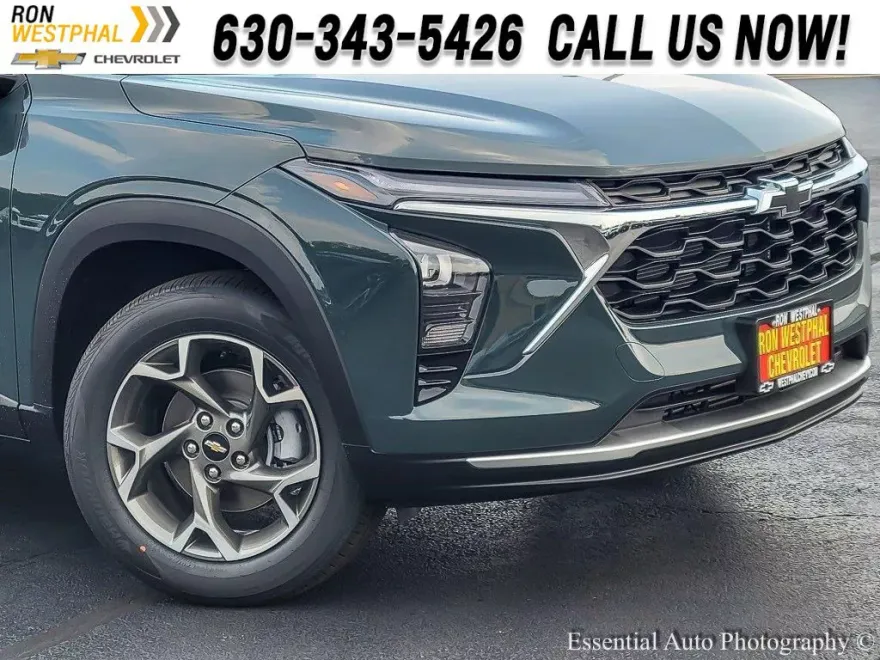 2025 Chevrolet Trax LT photo 1