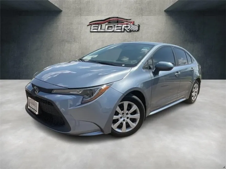 2022 Toyota Corolla LE photo 1