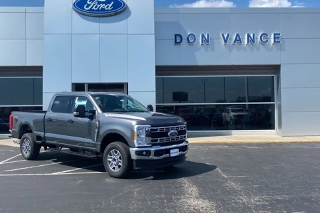 2025 Ford F-250 XLT photo 1
