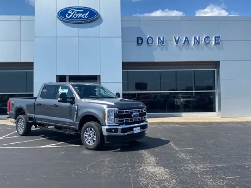 2025 Ford F-250 XLT photo 1