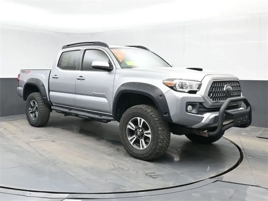 2018 Toyota Tacoma TRD Sport V6 photo 1