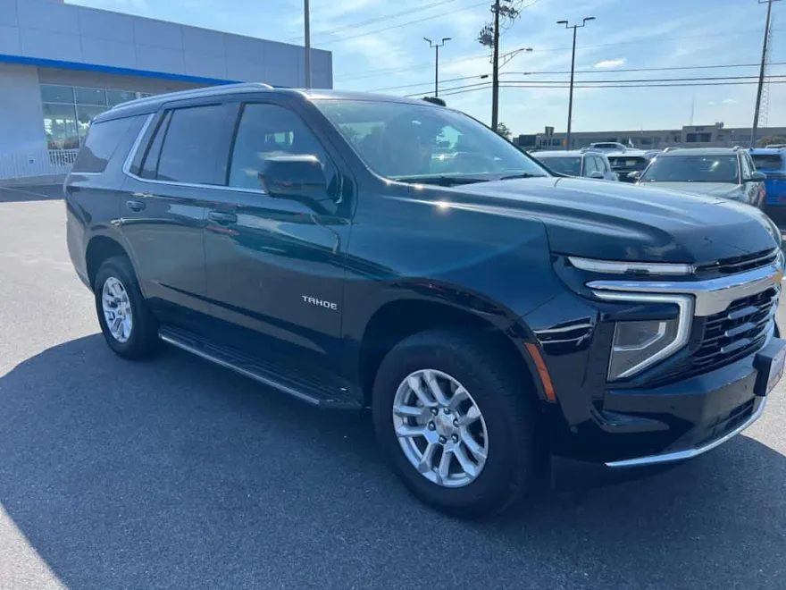 2025 Chevrolet Tahoe LS photo 1