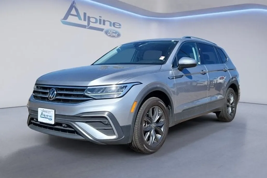 2023 Volkswagen Tiguan SE photo 1