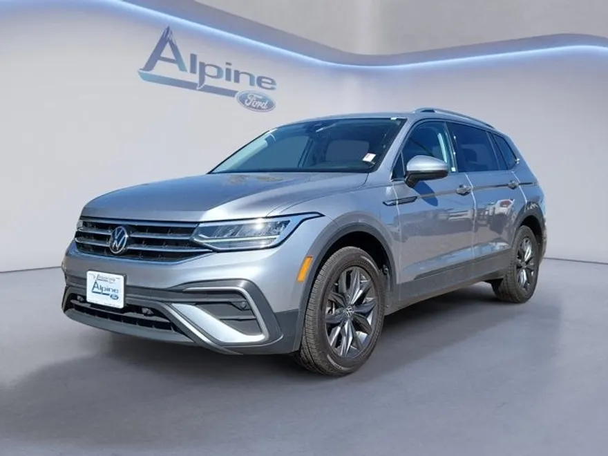 2023 Volkswagen Tiguan SE photo 1