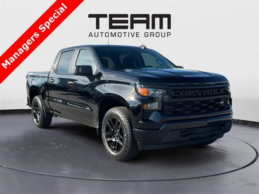 2025 Chevrolet Silverado 1500 Custom photo 1