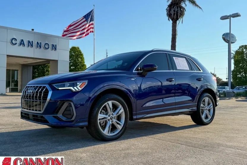 2024 Audi Q3 45 TFSI S line Premium photo 1