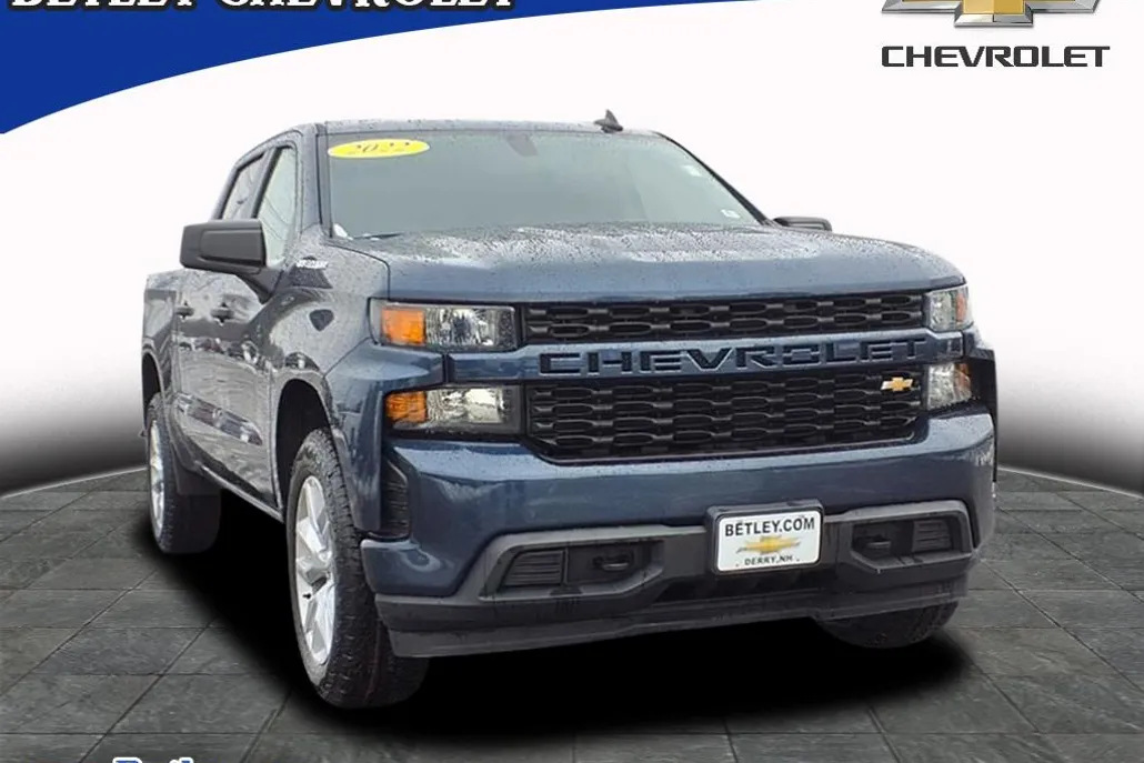 2022 Chevrolet Silverado Custom photo 1
