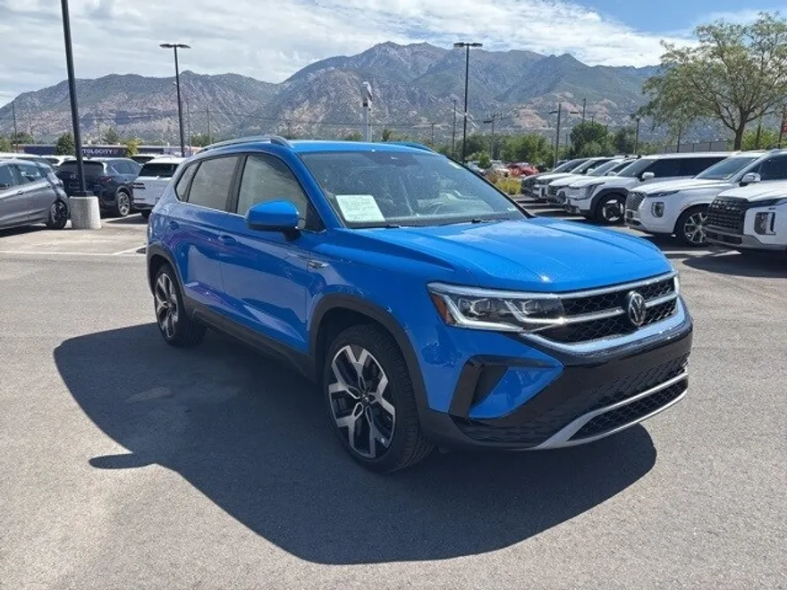 2023 Volkswagen Taos SEL photo 1