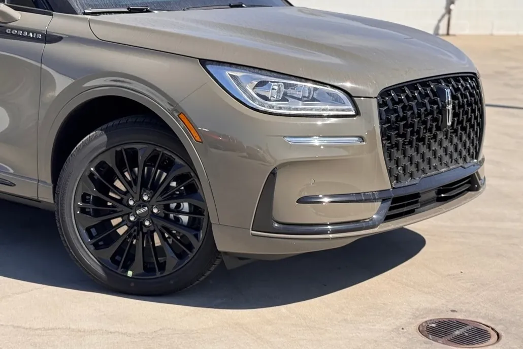 2025 Lincoln Corsair Grand Touring photo 1