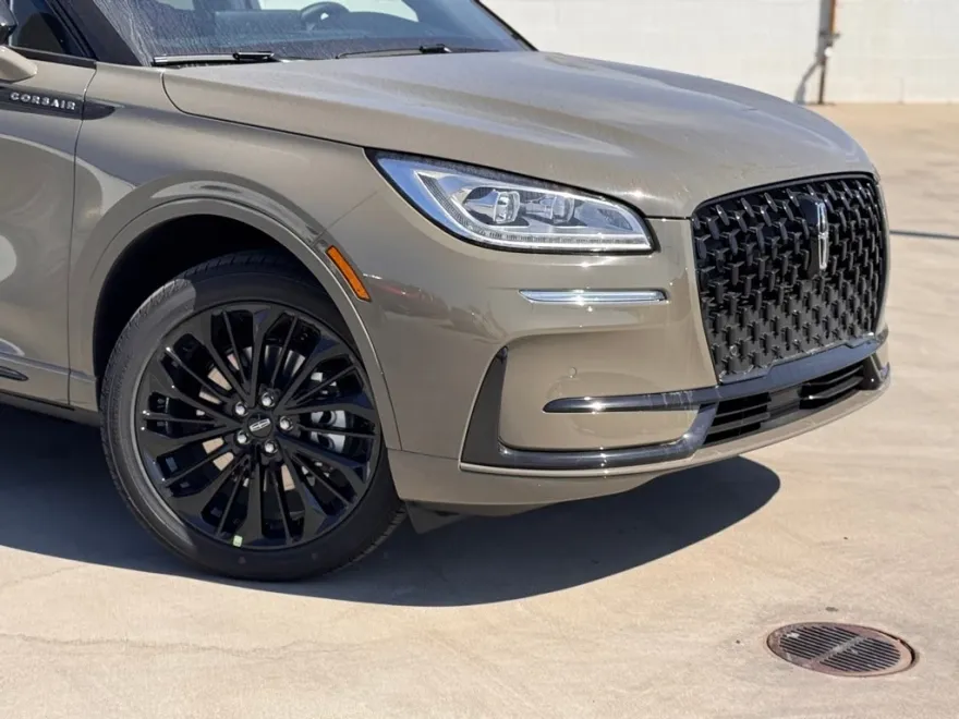2025 Lincoln Corsair Grand Touring photo 1