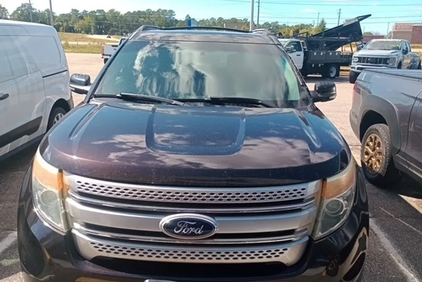 2013 Ford Explorer XLT photo 1