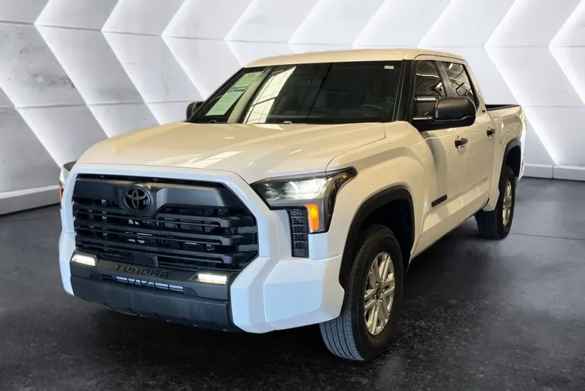 2025 Toyota Tundra SR5 photo 1