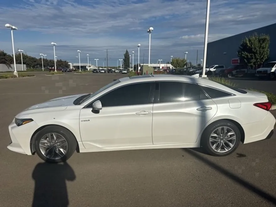 2019 Toyota Avalon Hybrid XLE XSE Limited photo 1