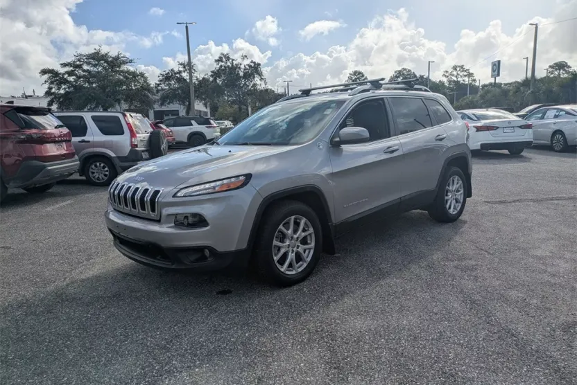 2017 Jeep Cherokee Latitude photo 1
