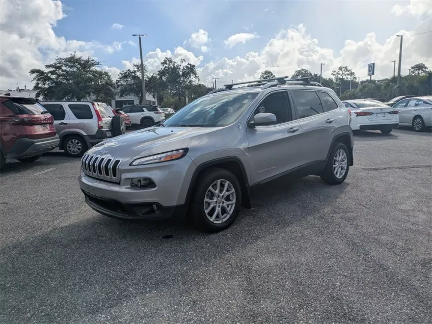 2017 Jeep Cherokee Latitude photo 1