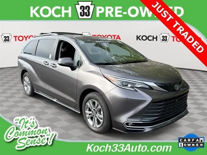 2024 Toyota Sienna Platinum photo 1