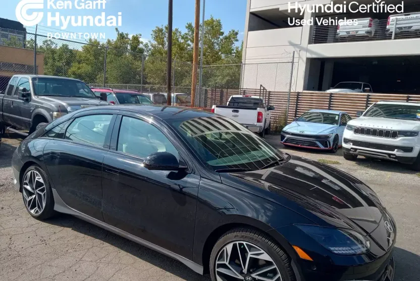 2023 Hyundai Ioniq 6 Limited photo 1