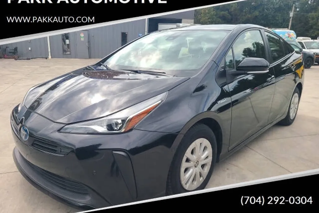 2022 Toyota Prius L Eco photo 1