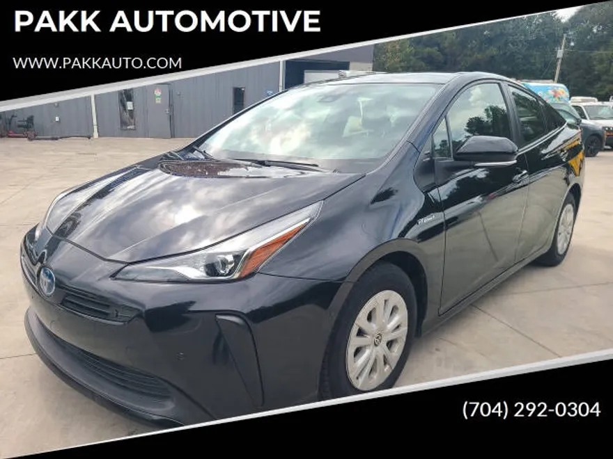 2022 Toyota Prius L Eco photo 1