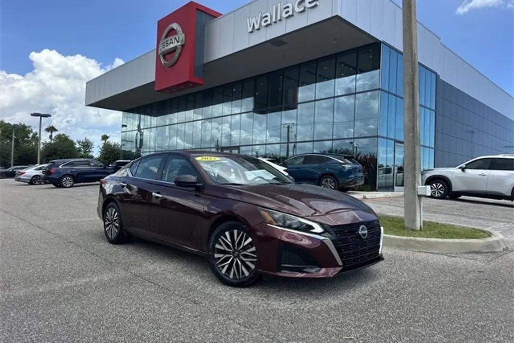 2025 Nissan Altima 2.5 SV photo 1