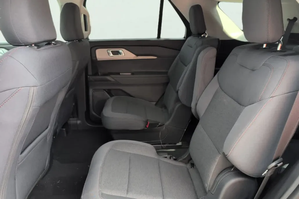 2025 Ford Explorer photo 1