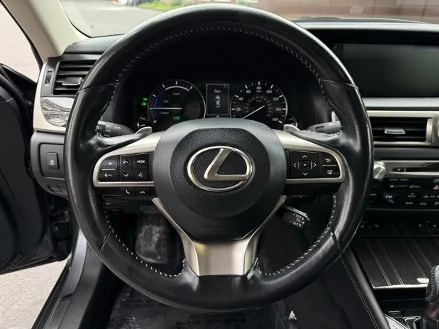2016 Lexus GS 450h photo 13