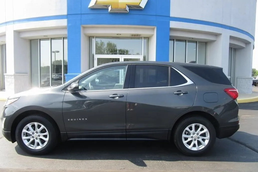 2019 Chevrolet Equinox LT photo 1