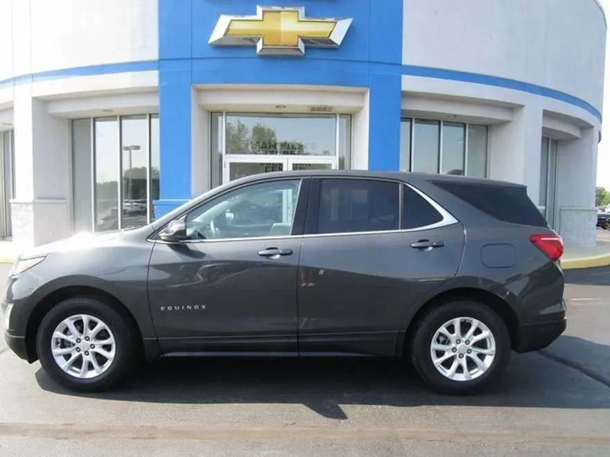 2019 Chevrolet Equinox LT photo 1