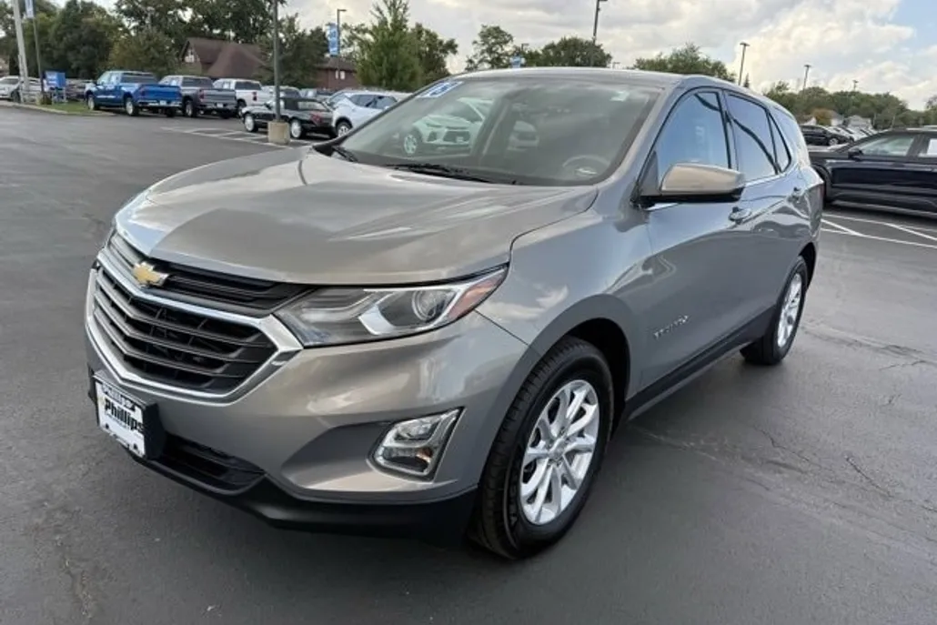 2018 Chevrolet Equinox LT photo 1