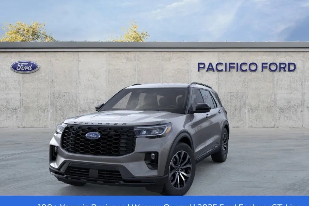 2025 Ford Explorer ST-Line photo 1