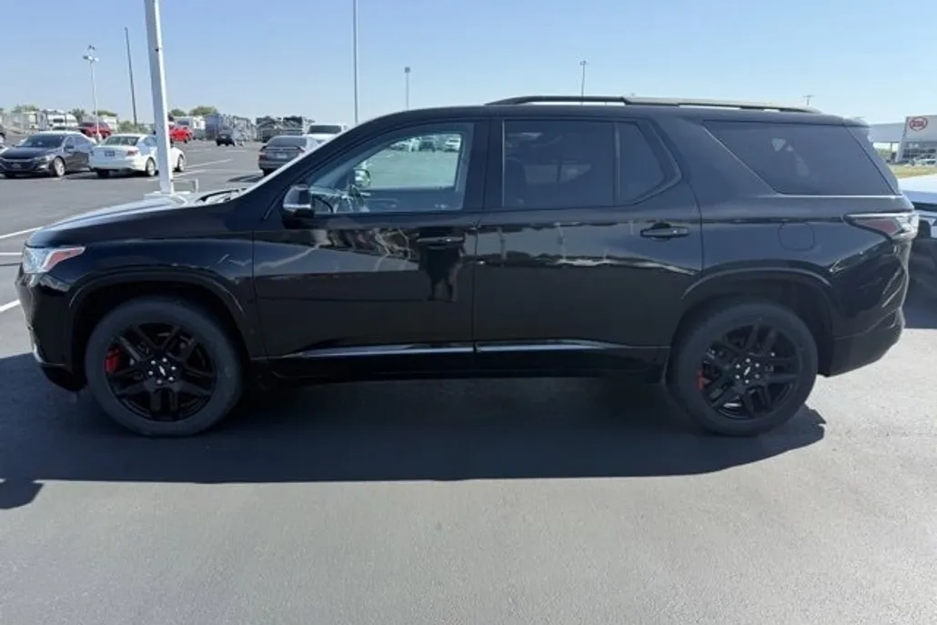 2018 Chevrolet Traverse Premier photo 1