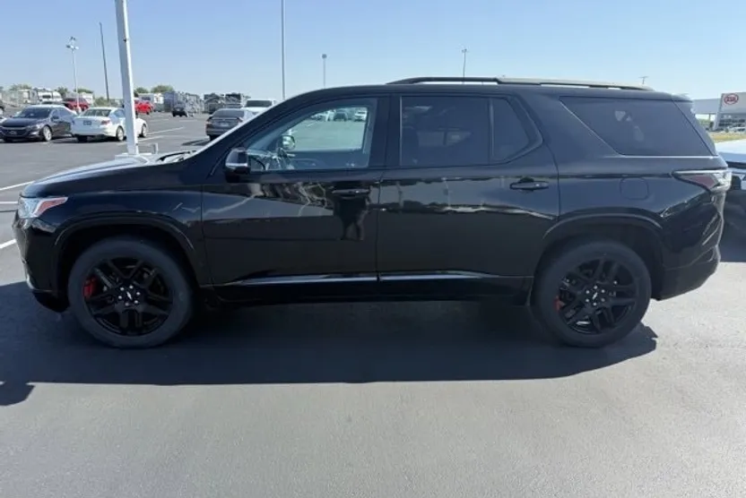 2018 Chevrolet Traverse Premier photo 1