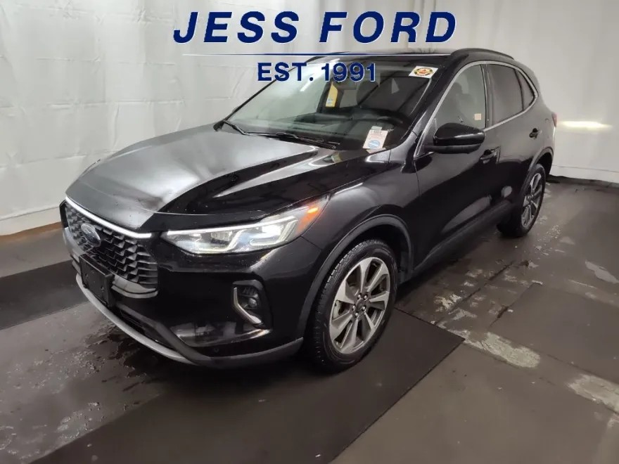 2023 Ford Escape Platinum photo 1