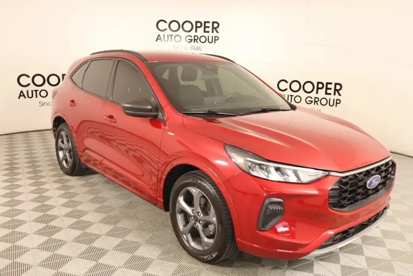2023 Ford Escape ST-Line photo 1
