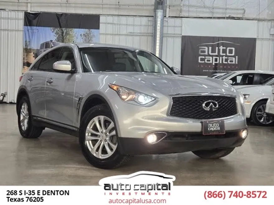 2017 Infiniti QX70 photo 1
