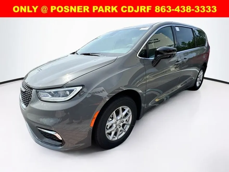 2025 Chrysler Pacifica photo 1
