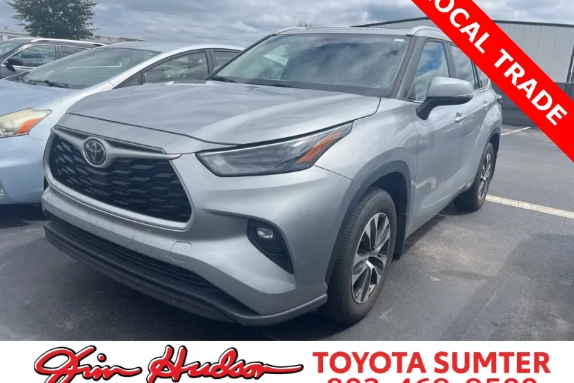 2024 Toyota Highlander XLE photo 1