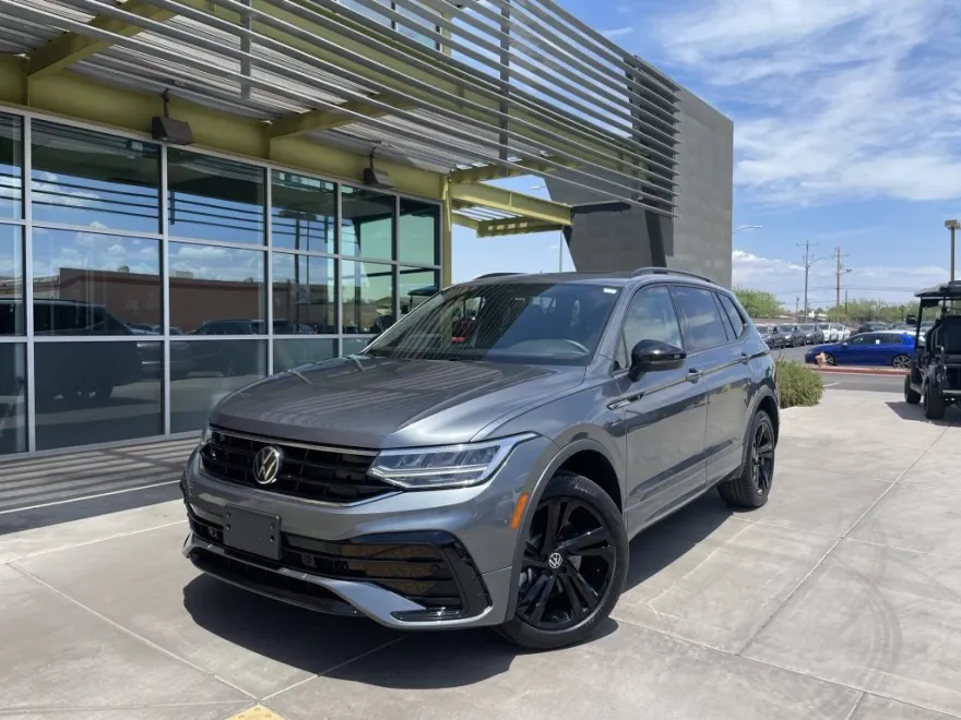 2023 Volkswagen Tiguan SE R-Line Black photo 1
