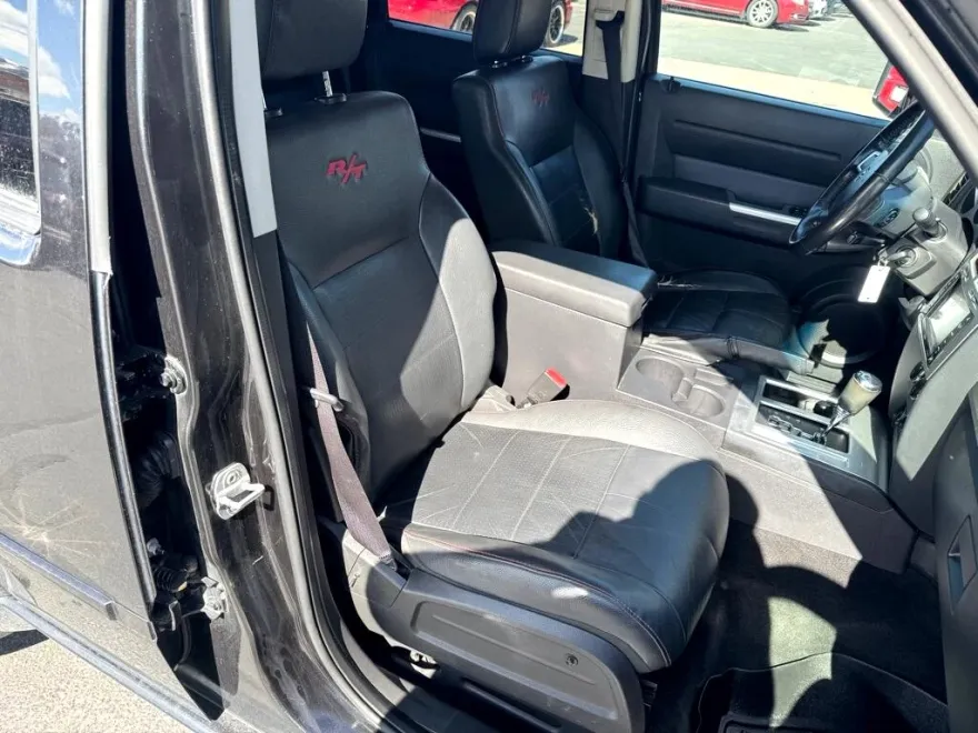 2009 Dodge Nitro R/T photo 12