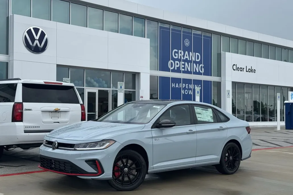 2025 Volkswagen Jetta GLI Autobahn photo 1