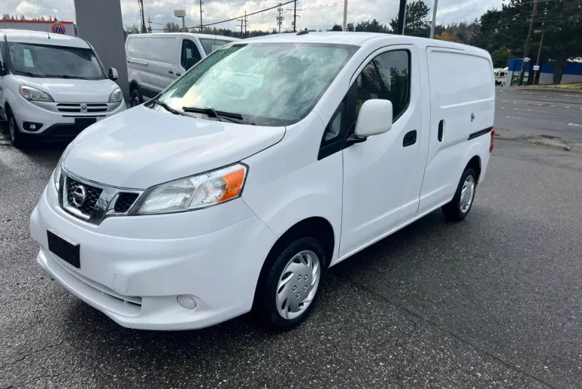 2018 Nissan NV200 SV photo 1