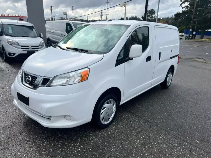 2018 Nissan NV200 SV photo 1