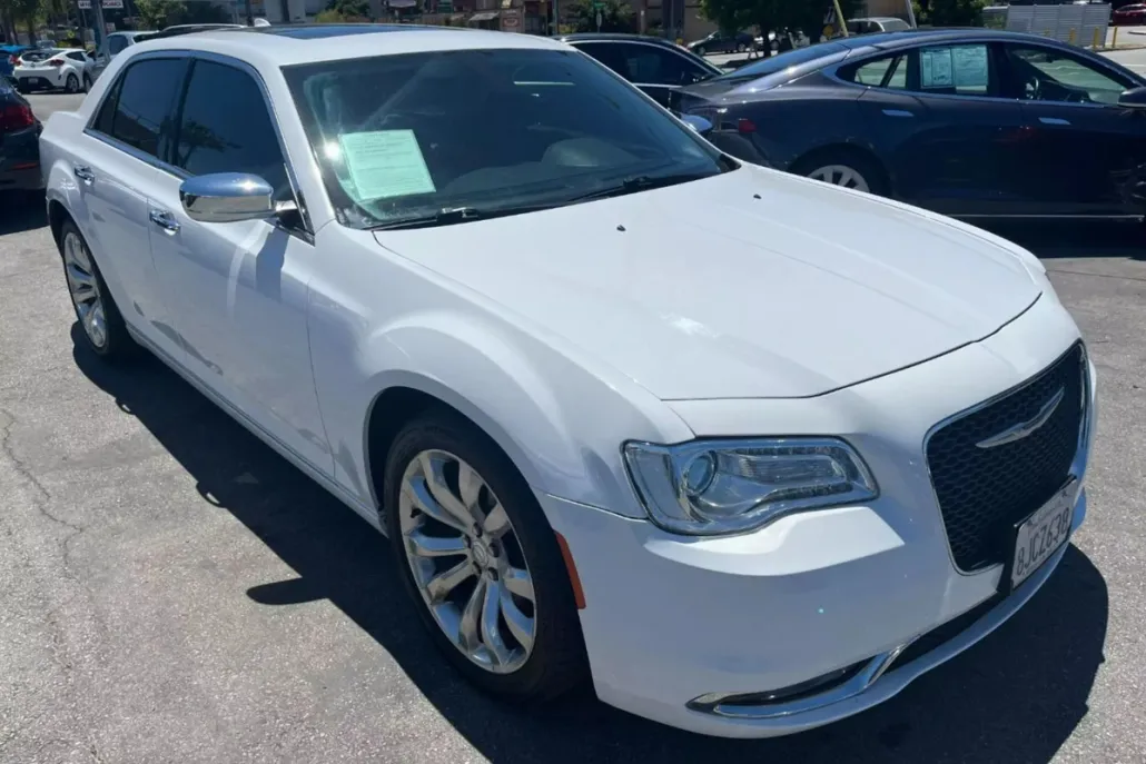 2019 Chrysler 300 Limited photo 1